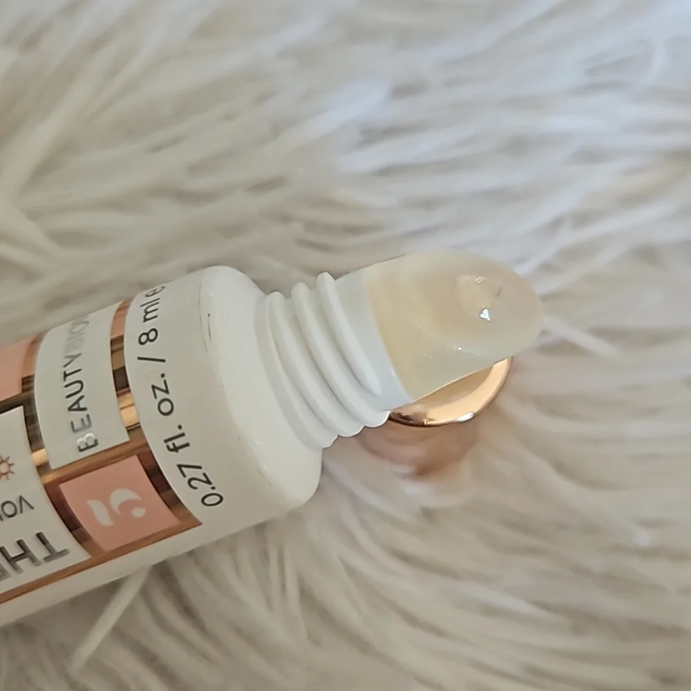 🆕️The Pout Volumizing Lip Serum Shimmering Champagne 🌹 ✨️ 😍